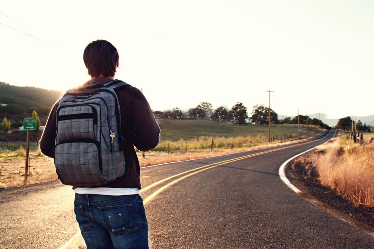 The Savvy Solo Traveller's Planning Guide to Snagging the Best Budget-Beating Deals